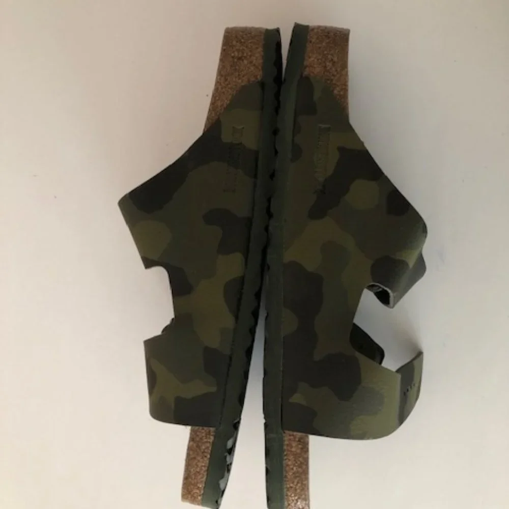 Birkenstock Arizona Soft Footbed Camo Sandal. Size: 7, 9, 10, 11, 12 - Picture 13 of 14